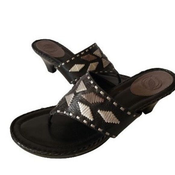 Women's Leather Toe Post Heel Sandals Chocolate Aztec Size 7.5  NWOT - Picture 1 of 8